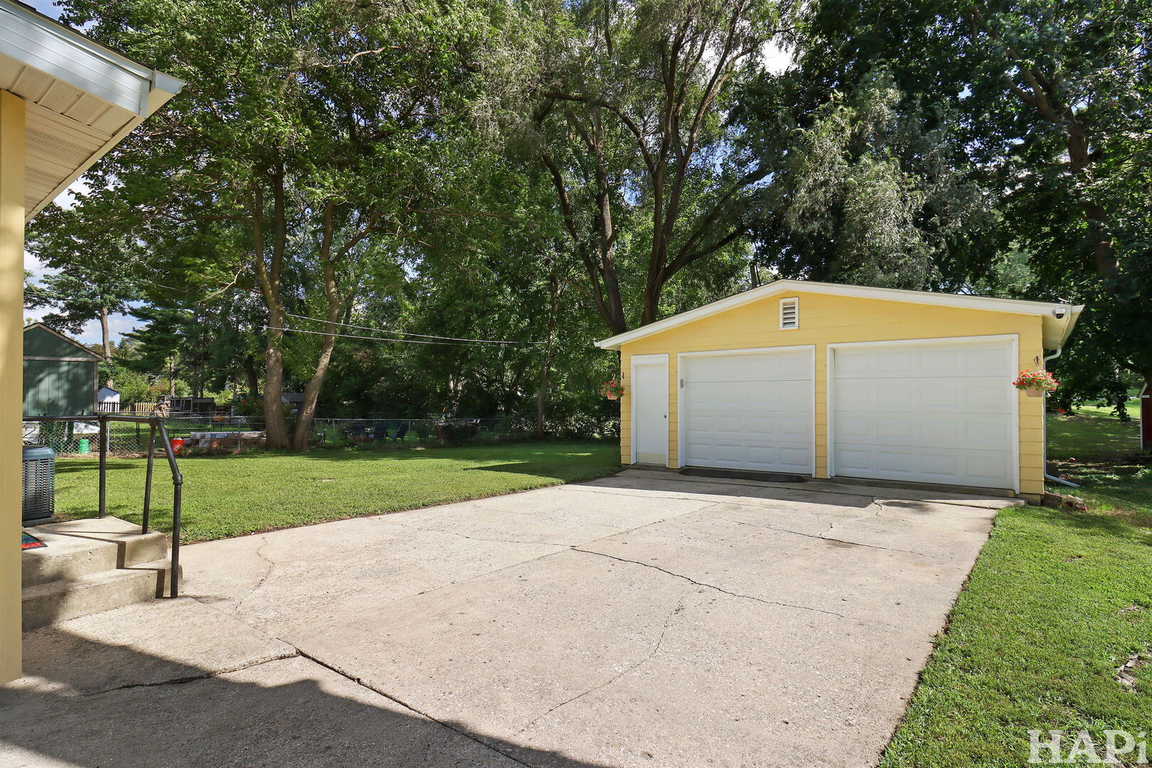 2807 Myang Avenue, McHenry, IL 60050