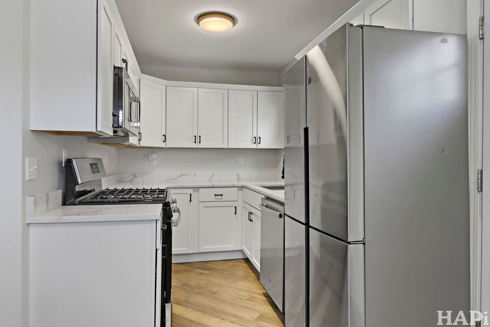 2807 Myang Avenue, McHenry, IL 60050