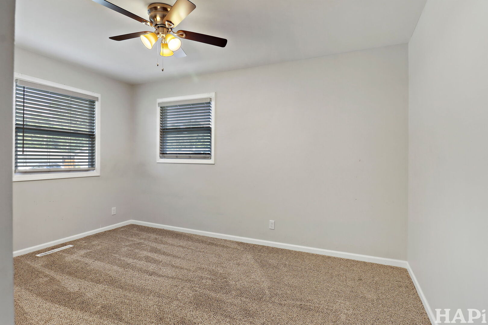 2807 Myang Avenue, McHenry, IL 60050