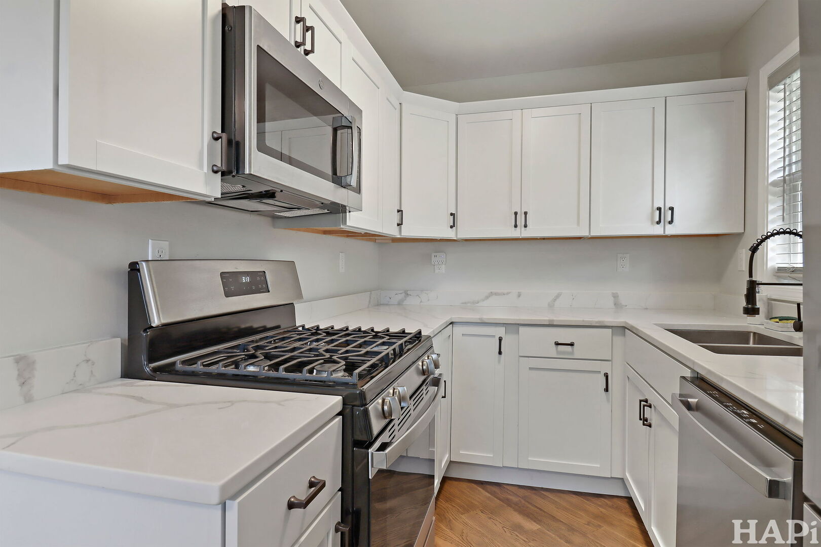 2807 Myang Avenue, McHenry, IL 60050