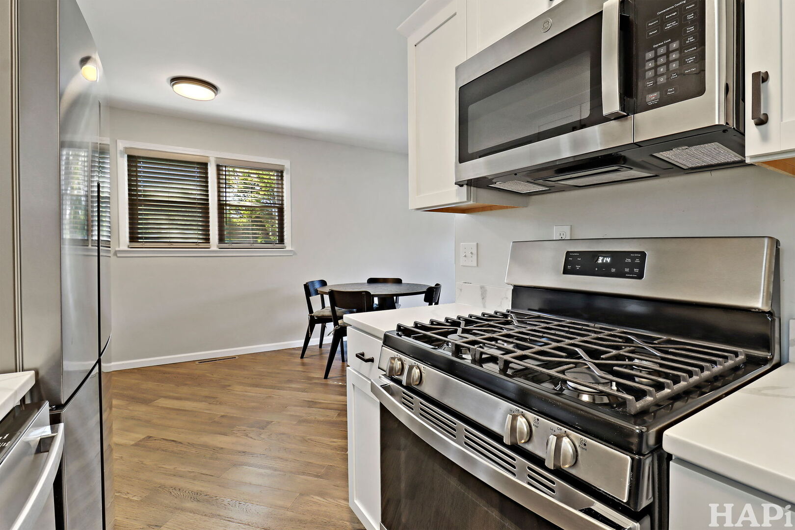 2807 Myang Avenue, McHenry, IL 60050