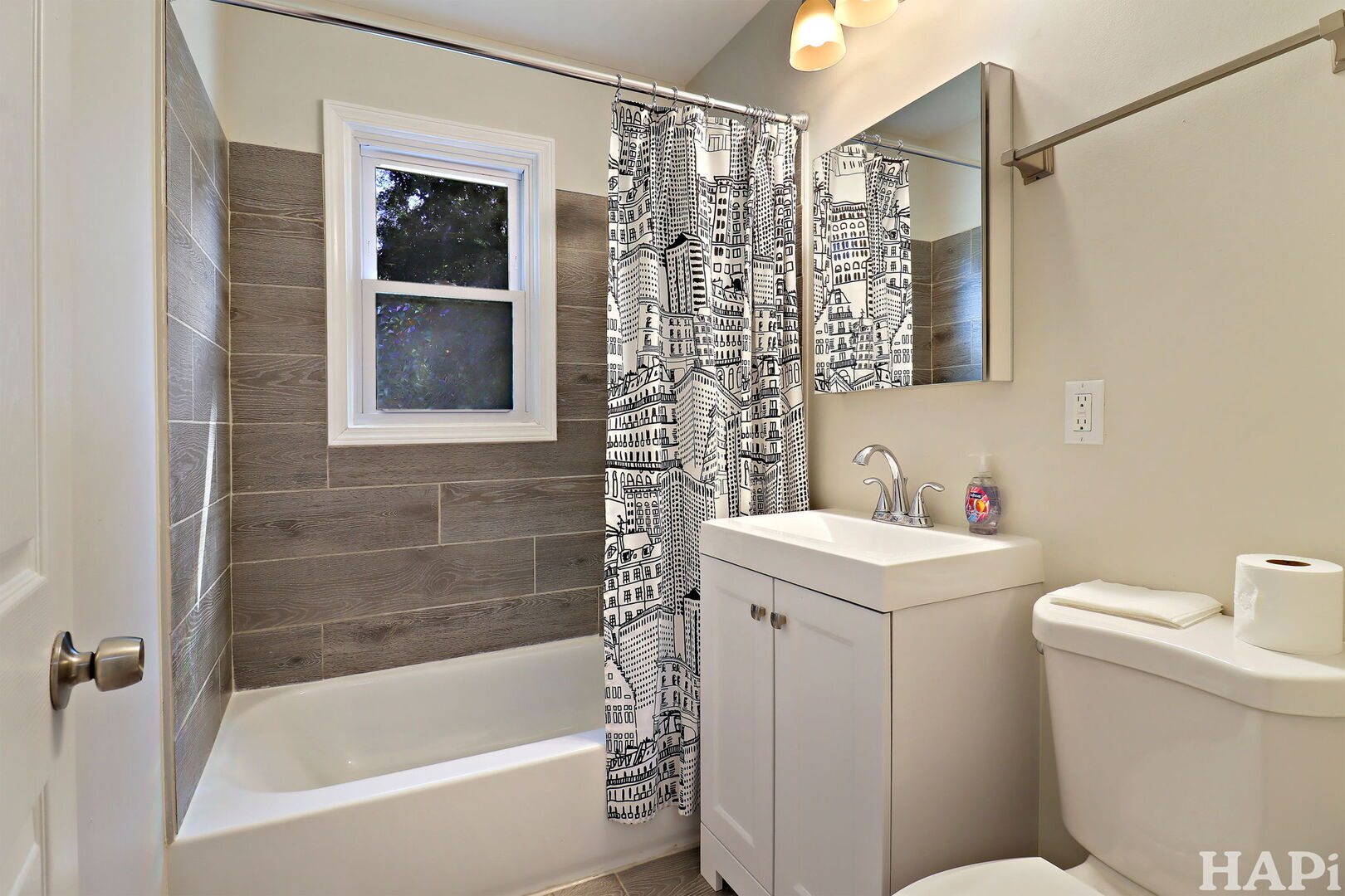 2807 Myang Avenue, McHenry, IL 60050