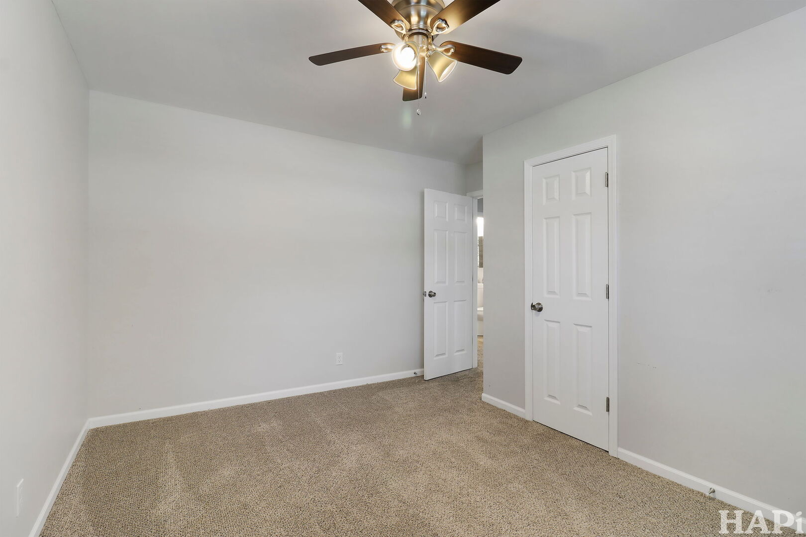 2807 Myang Avenue, McHenry, IL 60050