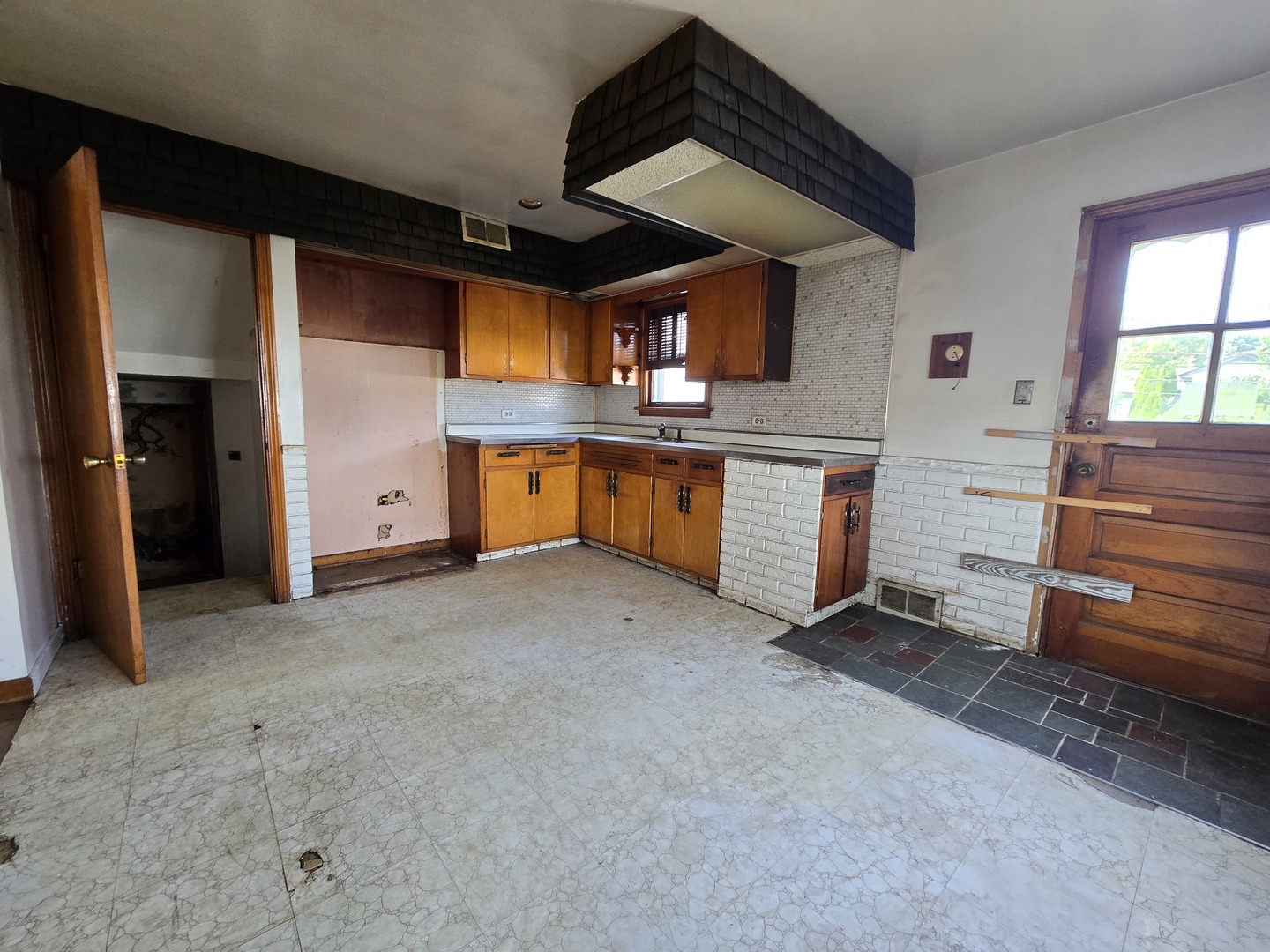 7742 S Oketo Avenue, Bridgeview, IL 60455