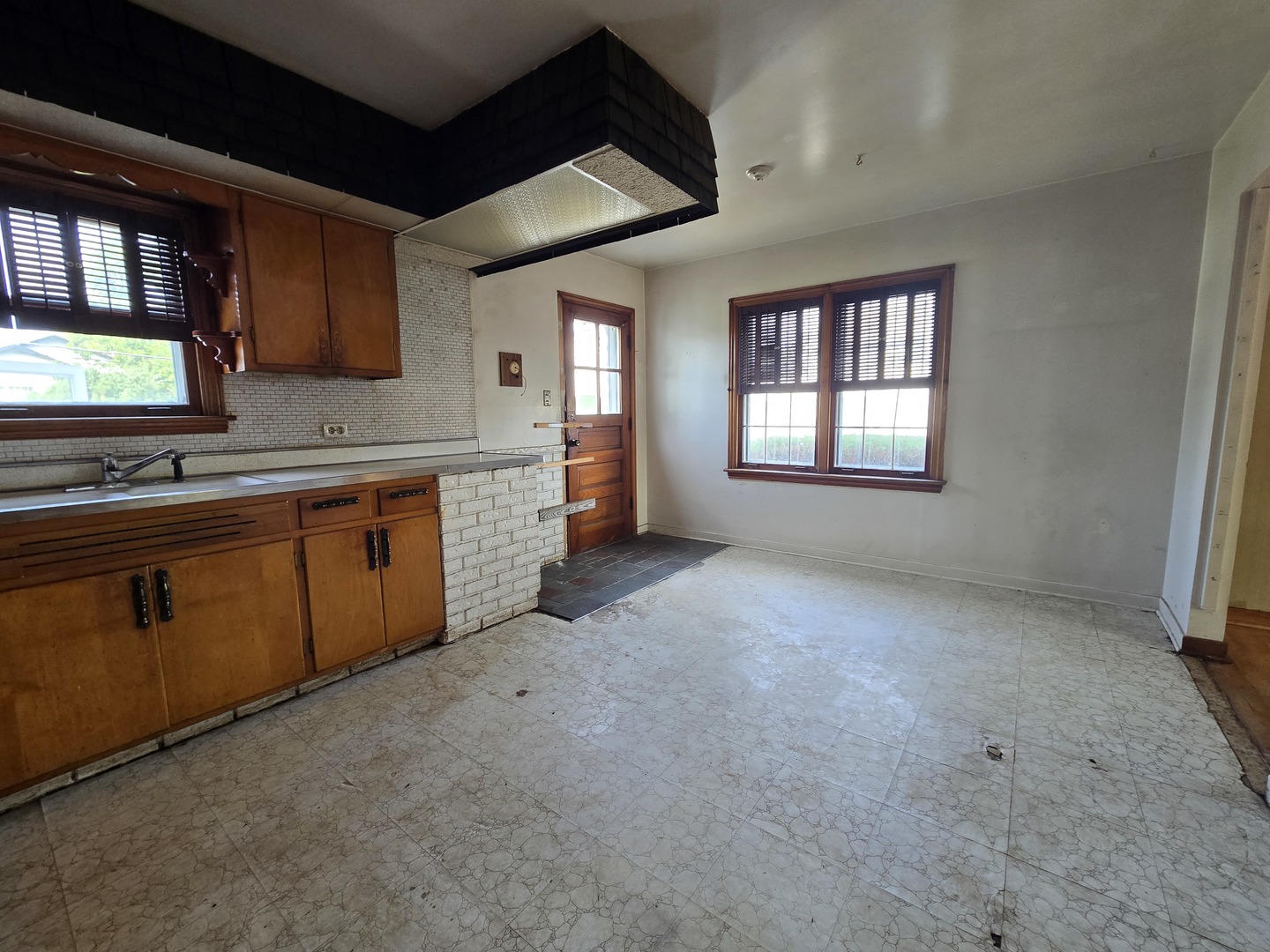 7742 S Oketo Avenue, Bridgeview, IL 60455