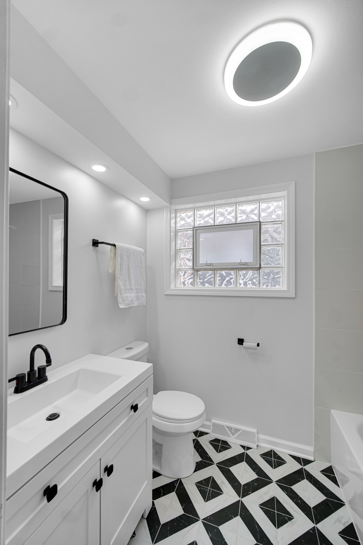 1707 E 93rd Street, Chicago, IL 60617