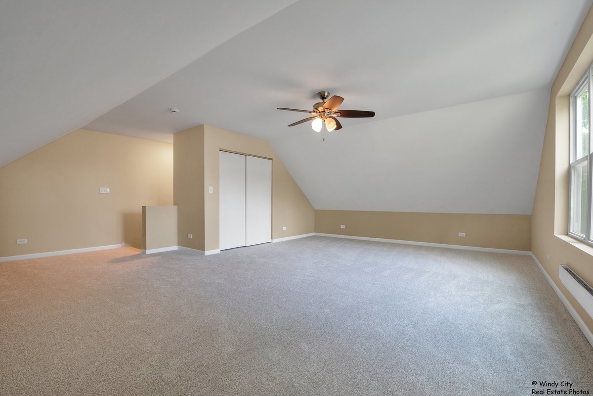 9109 Pine Avenue, Wonder Lake, IL 60097