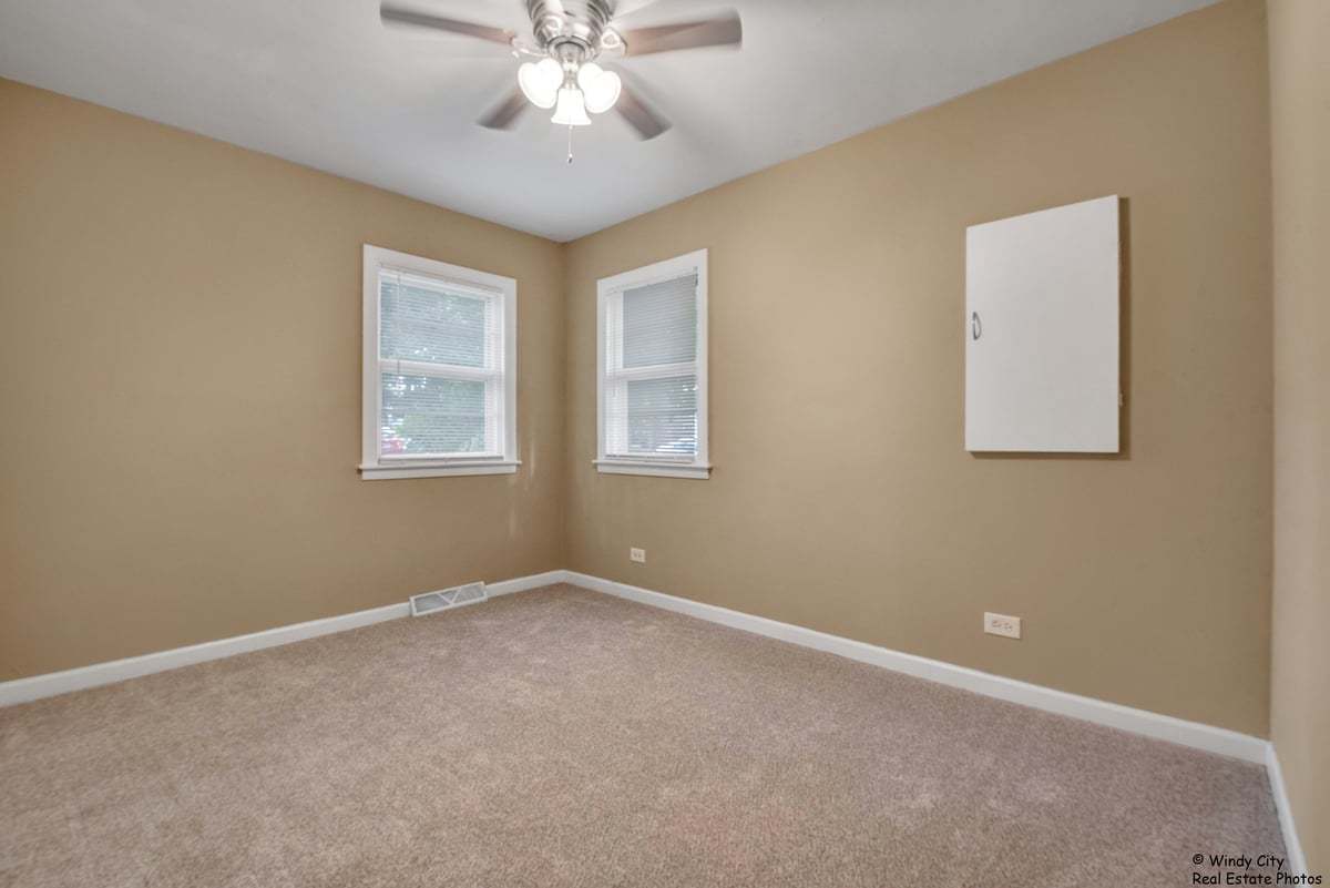 9109 Pine Avenue, Wonder Lake, IL 60097