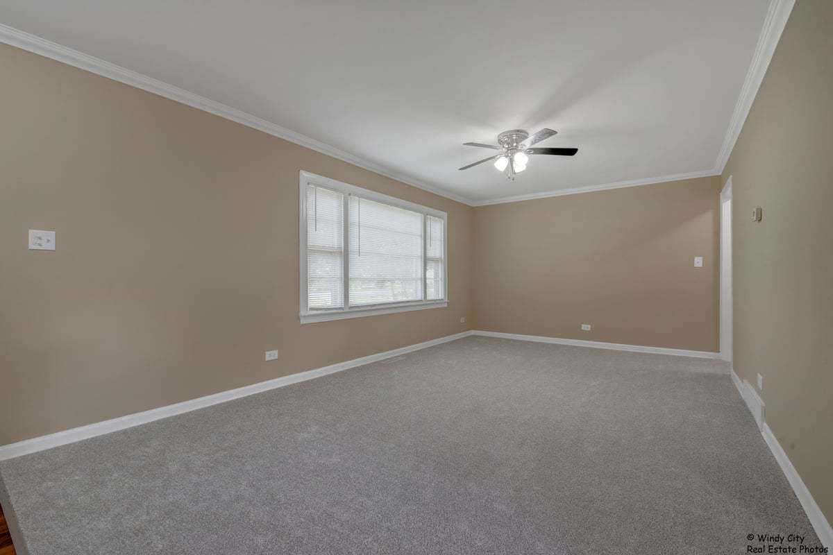 9109 Pine Avenue, Wonder Lake, IL 60097