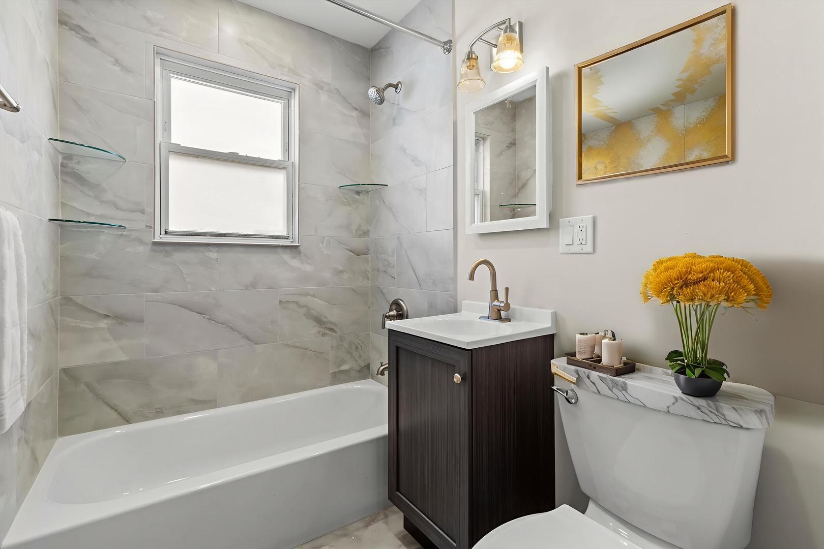 8926 Bronx Avenue #2B, Skokie, IL 60077