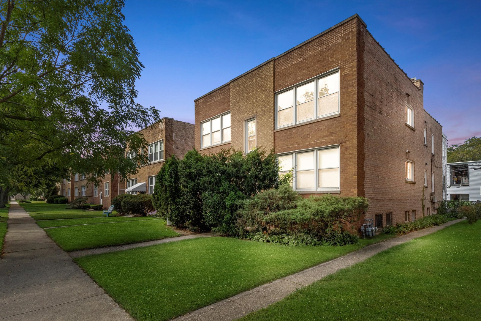 8926 Bronx Avenue #2B, Skokie, IL 60077