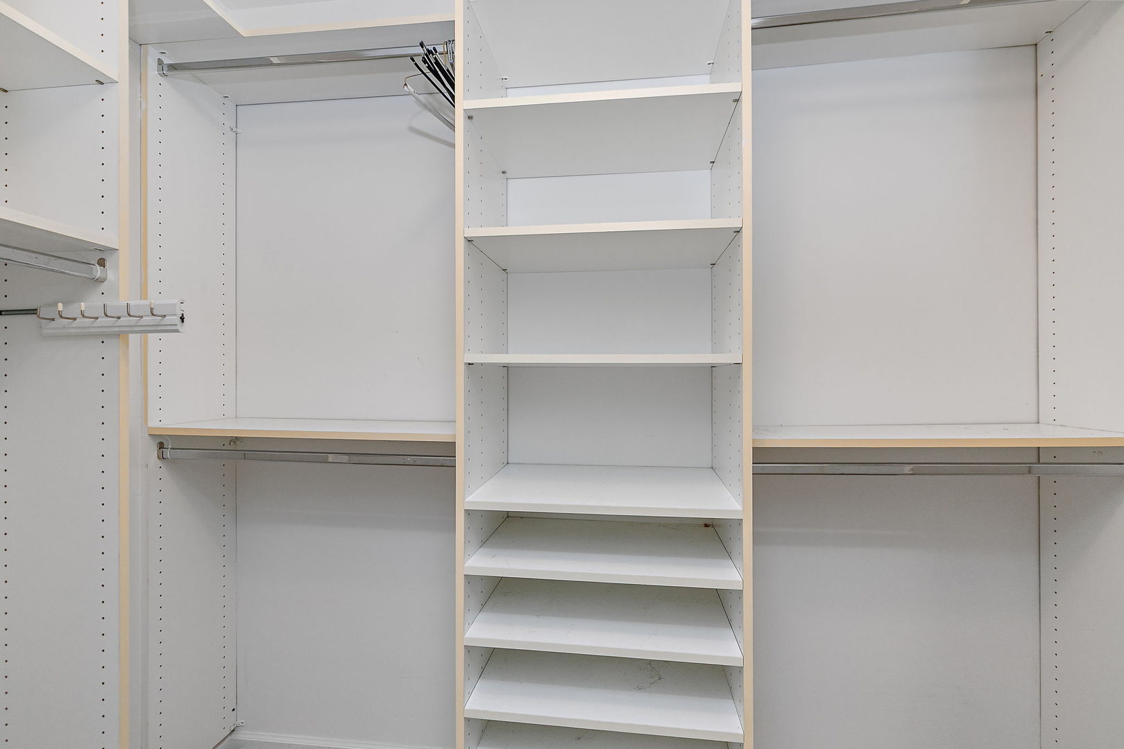 43 Ravenscraig Lane, Inverness, IL 60067