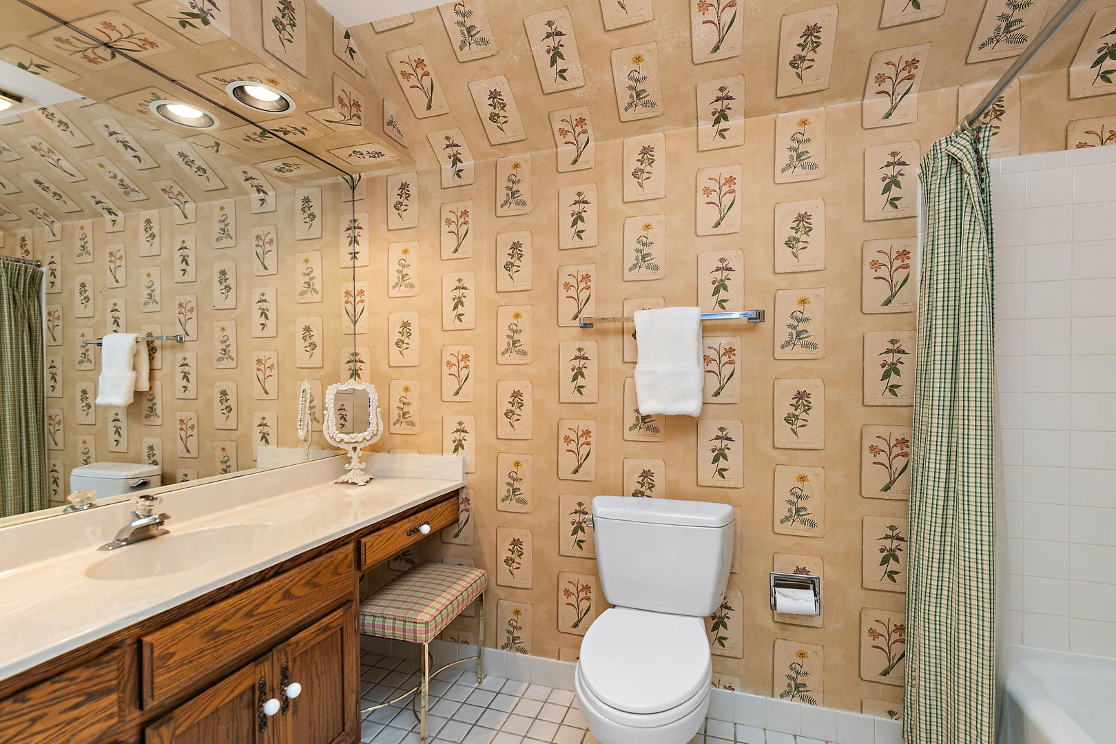 43 Ravenscraig Lane, Inverness, IL 60067