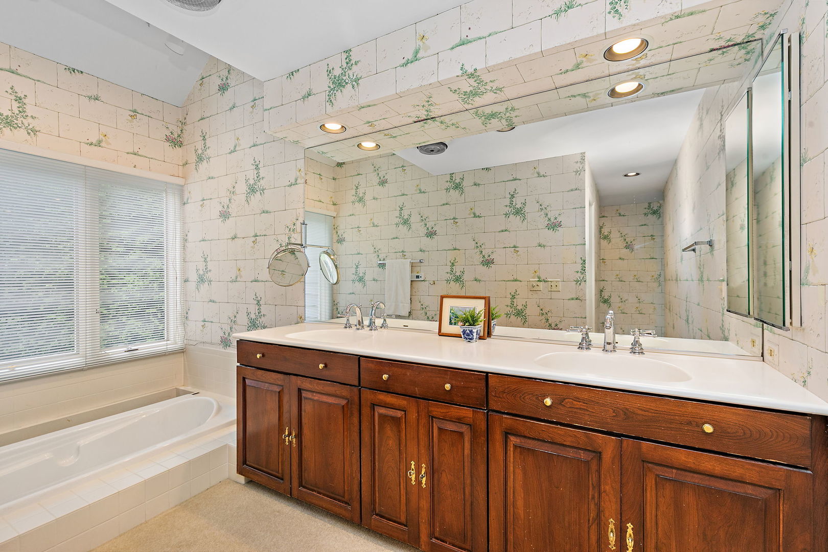 43 Ravenscraig Lane, Inverness, IL 60067