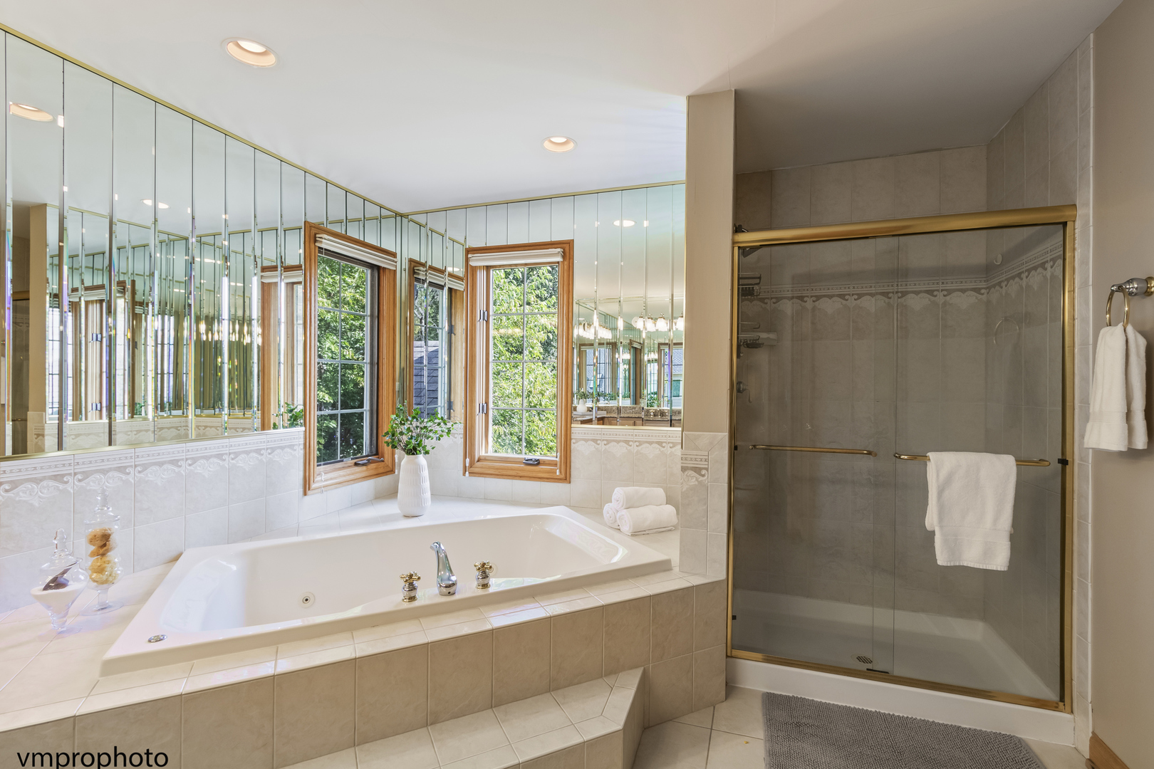 760 E Woodland Avenue, Addison, IL 60101