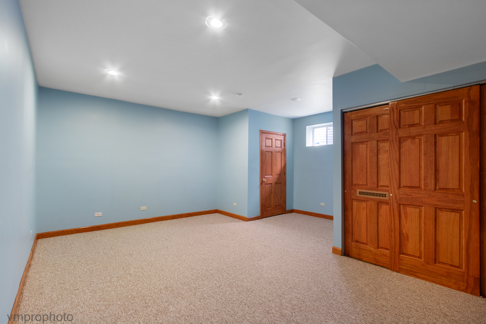 760 E Woodland Avenue, Addison, IL 60101