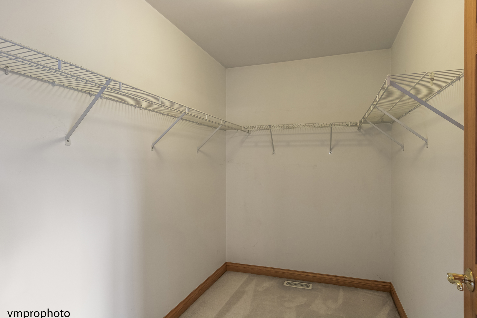 760 E Woodland Avenue, Addison, IL 60101