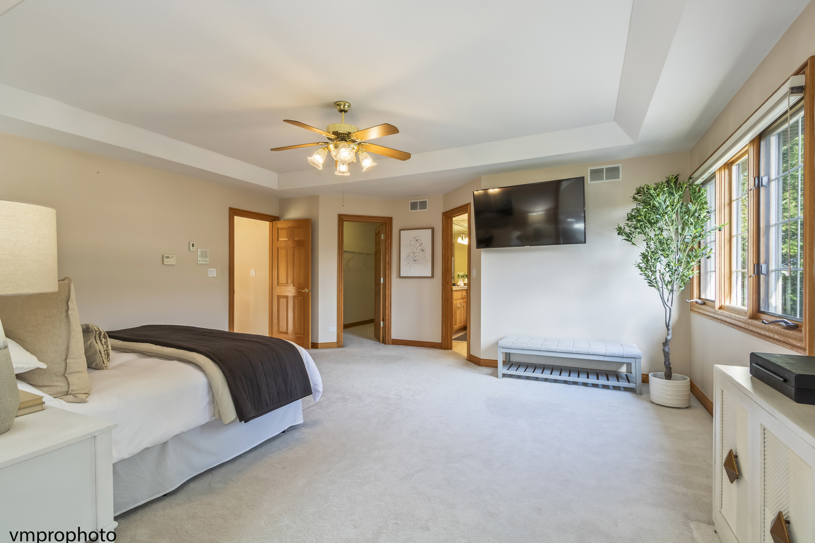 760 E Woodland Avenue, Addison, IL 60101