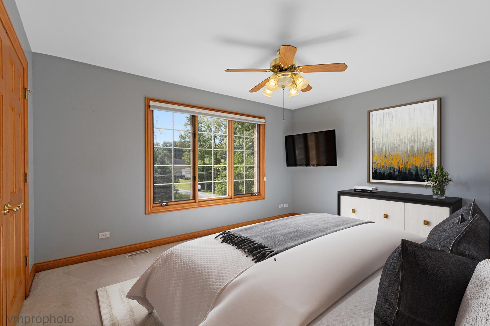 760 E Woodland Avenue, Addison, IL 60101