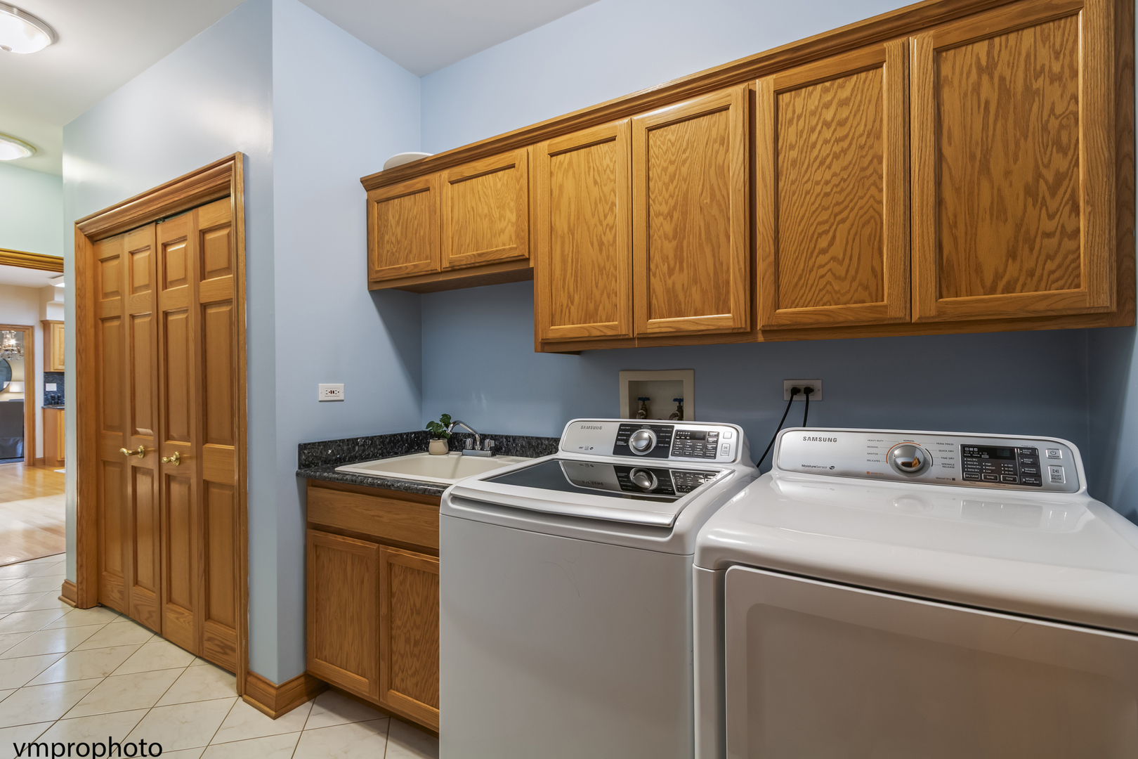 760 E Woodland Avenue, Addison, IL 60101