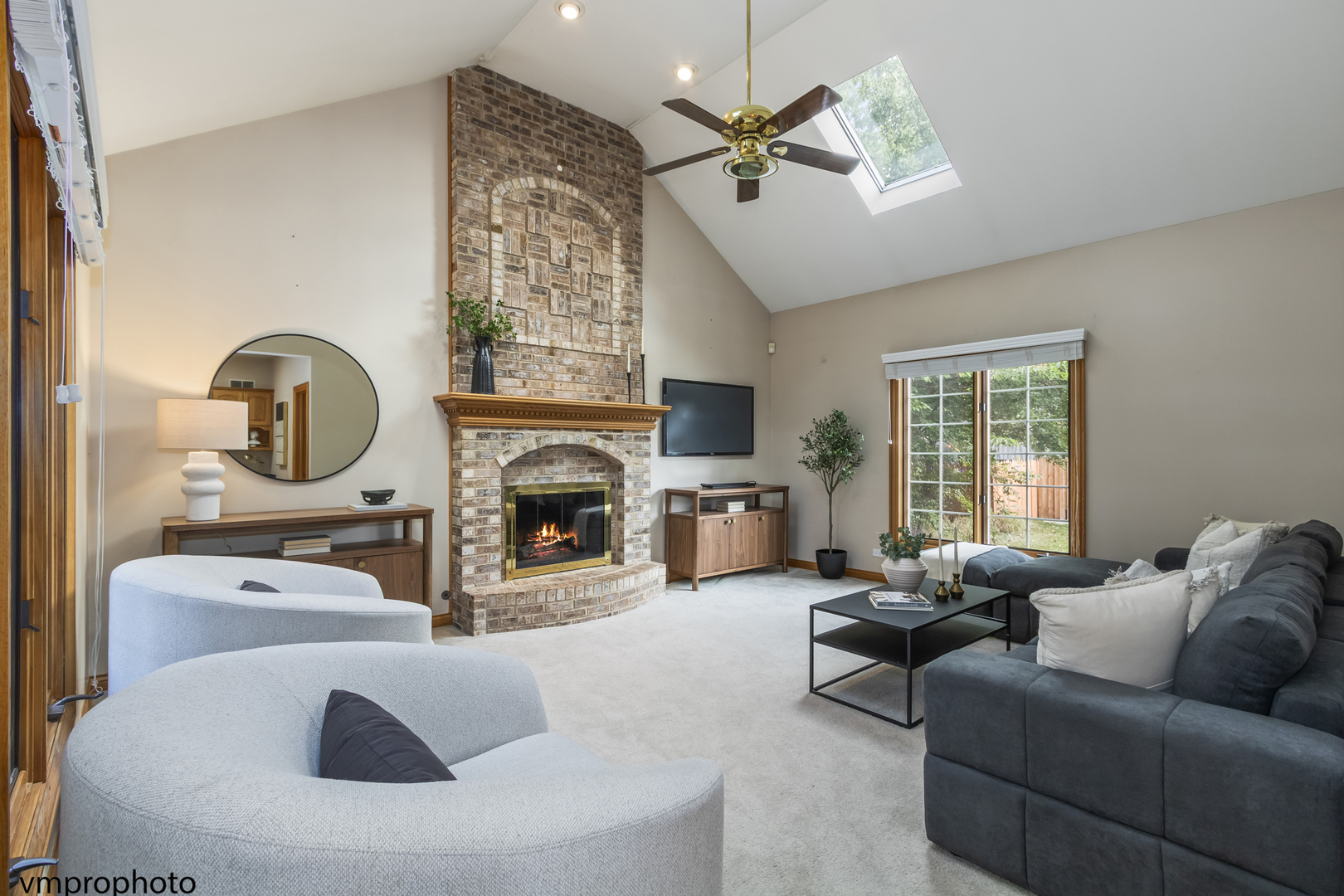 760 E Woodland Avenue, Addison, IL 60101