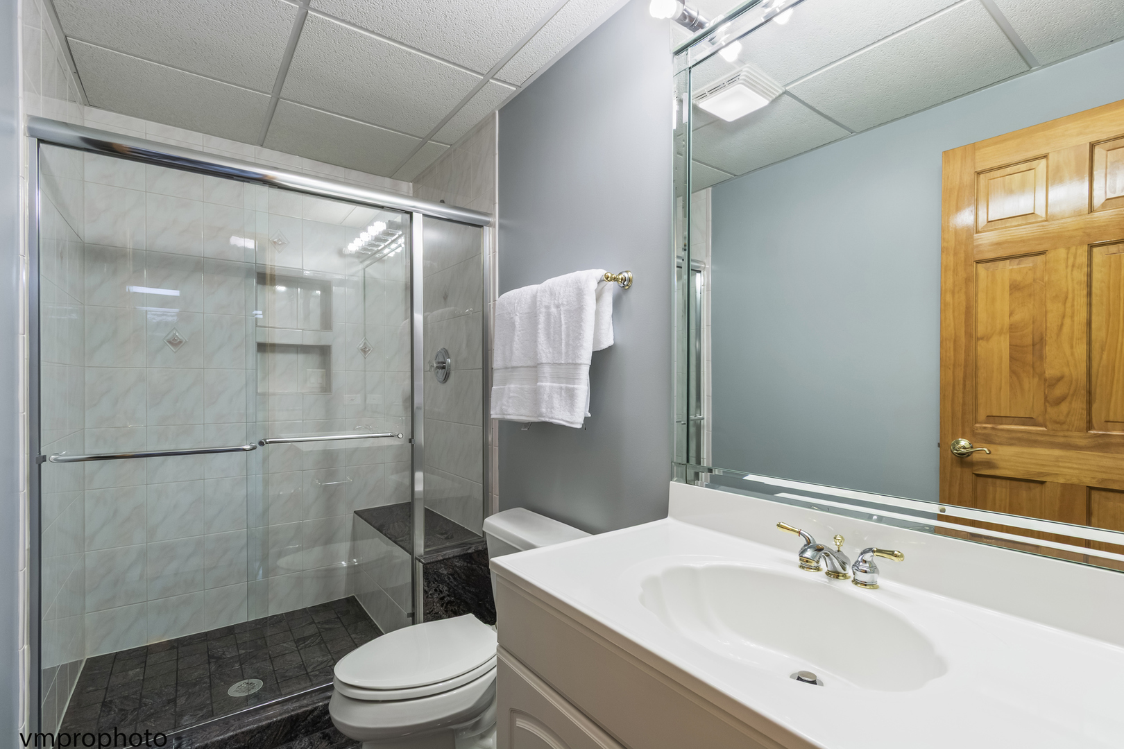 760 E Woodland Avenue, Addison, IL 60101