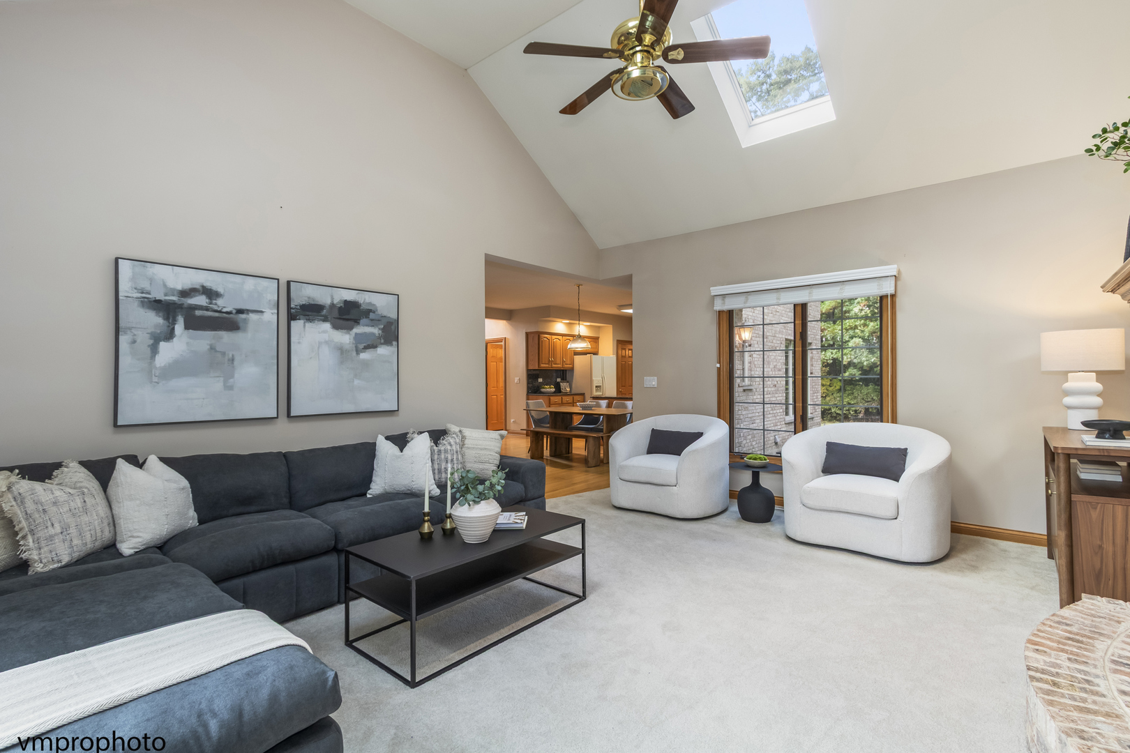 760 E Woodland Avenue, Addison, IL 60101