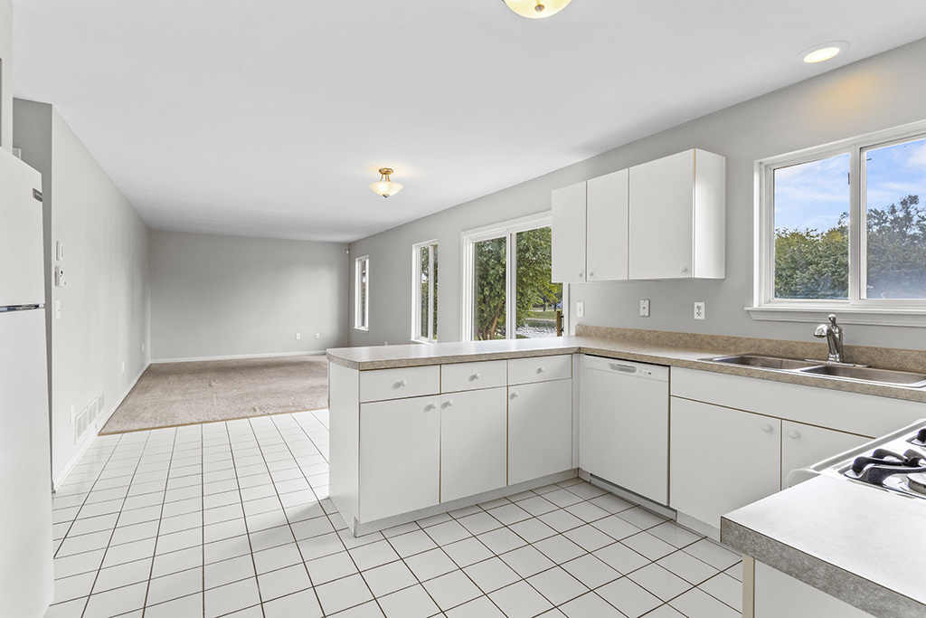 2033 Wedgewood Circle, Romeoville, IL 60446