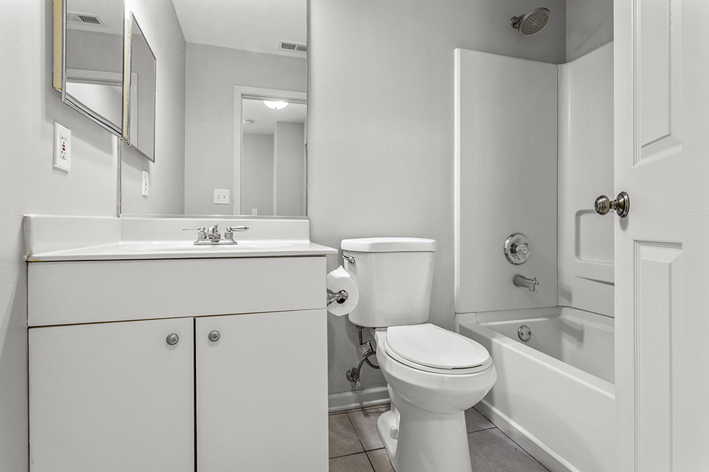 2033 Wedgewood Circle, Romeoville, IL 60446