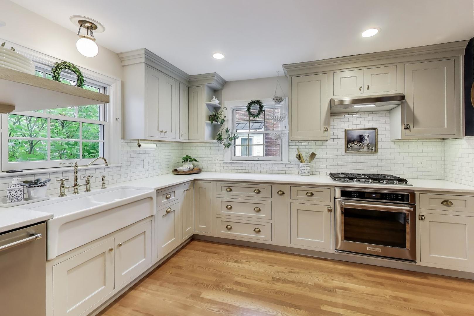 908 Lexington Street, Wheaton, IL 60187
