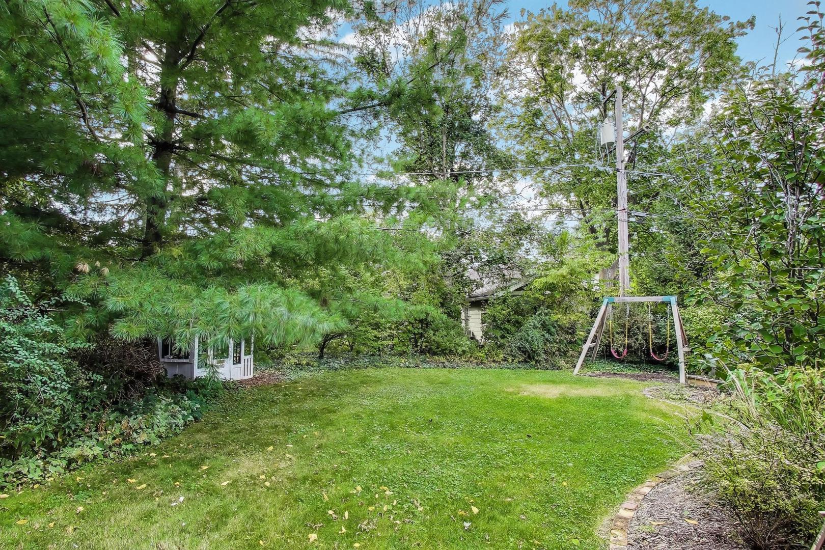 908 Lexington Street, Wheaton, IL 60187