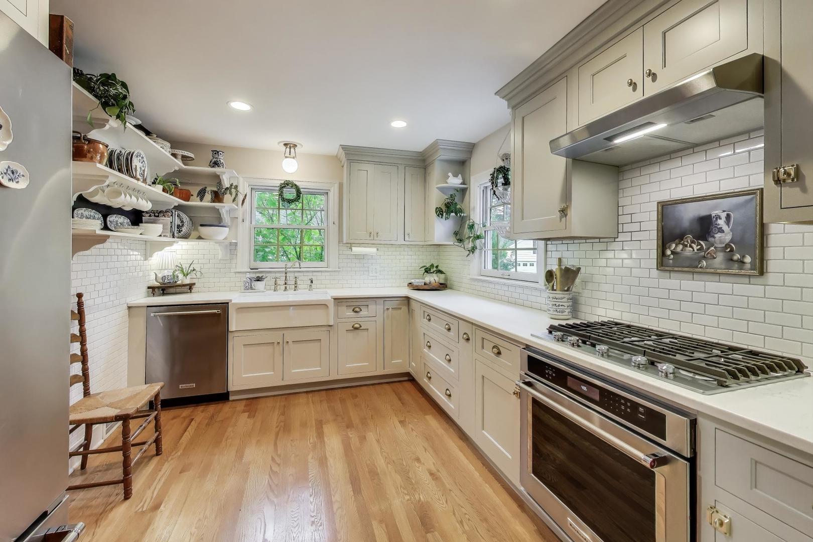 908 Lexington Street, Wheaton, IL 60187