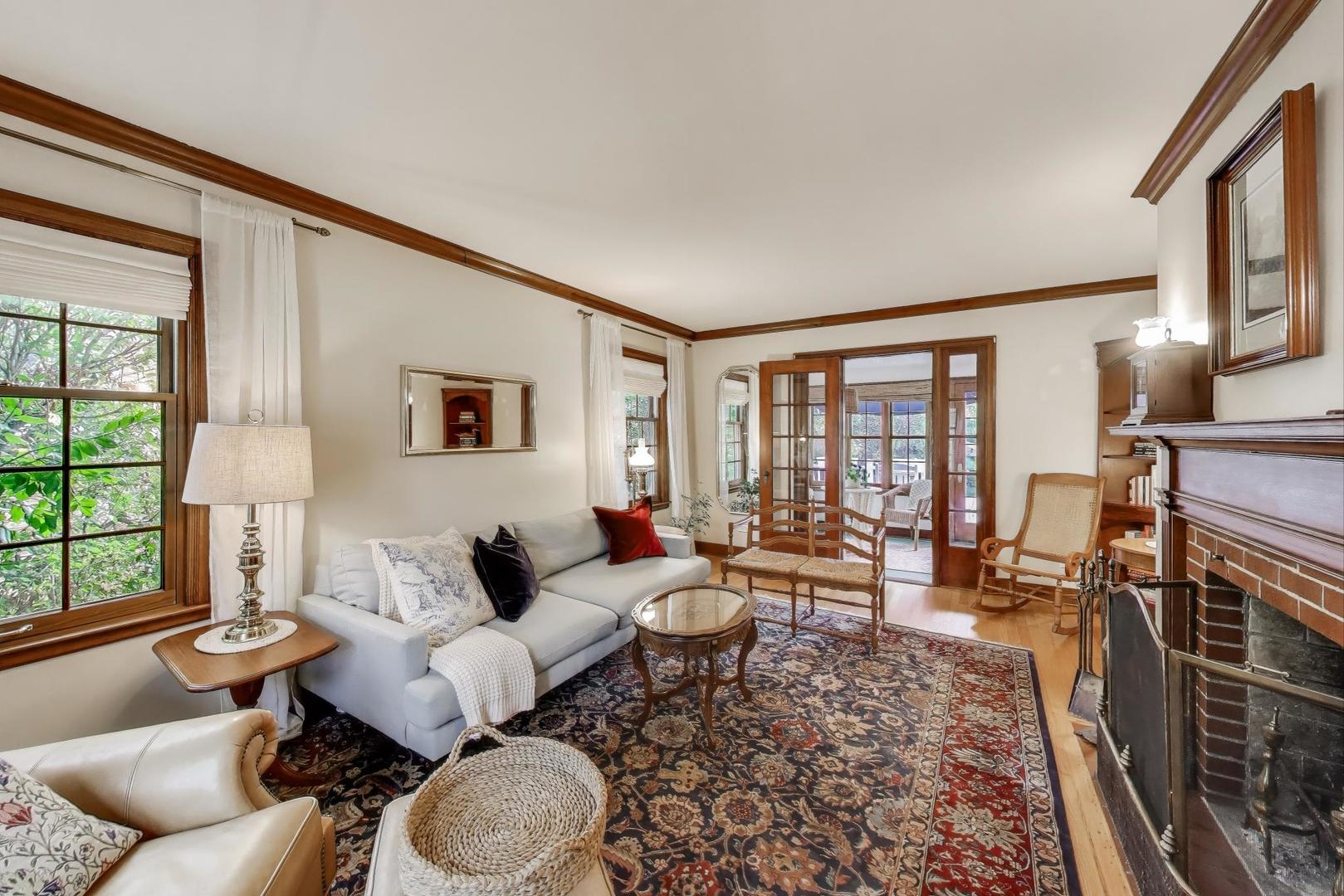 908 Lexington Street, Wheaton, IL 60187