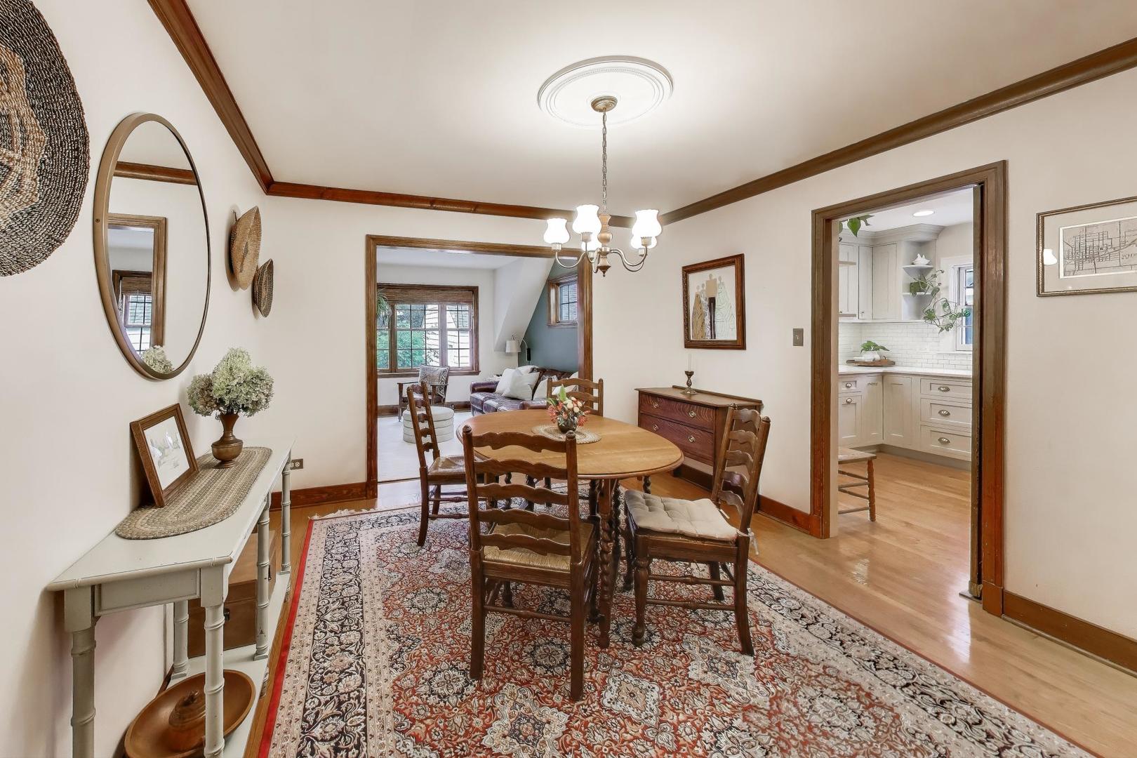 908 Lexington Street, Wheaton, IL 60187