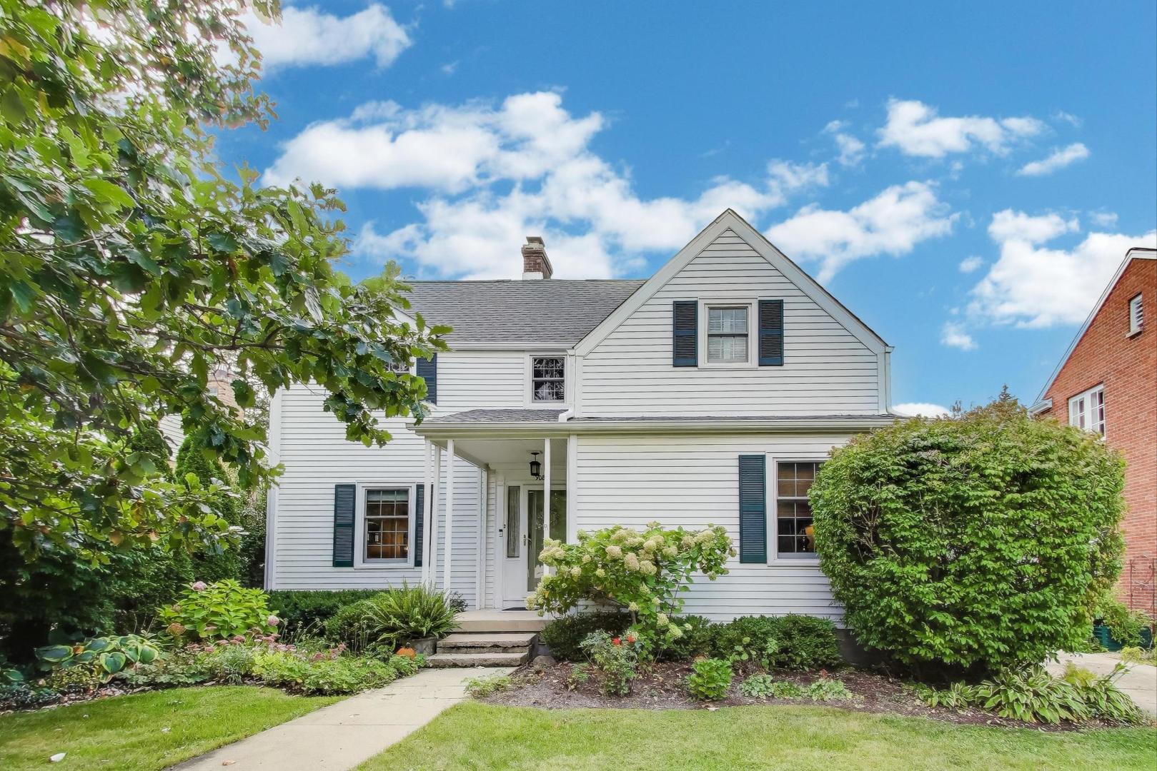 908 Lexington Street, Wheaton, IL 60187