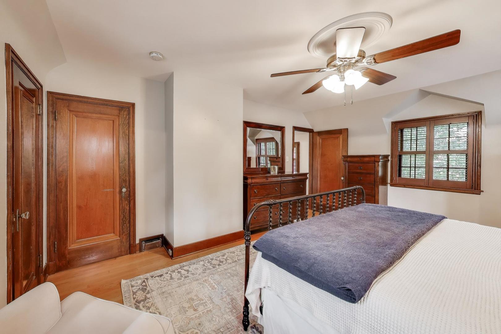 908 Lexington Street, Wheaton, IL 60187