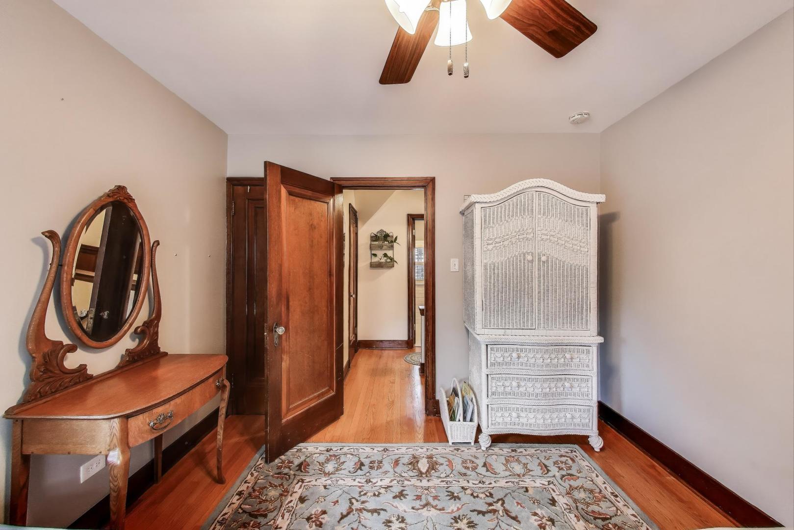 908 Lexington Street, Wheaton, IL 60187