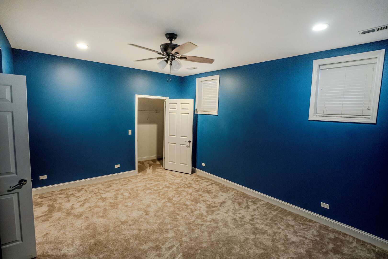 2449 W LOGAN Boulevard #1F, Chicago, IL 60647