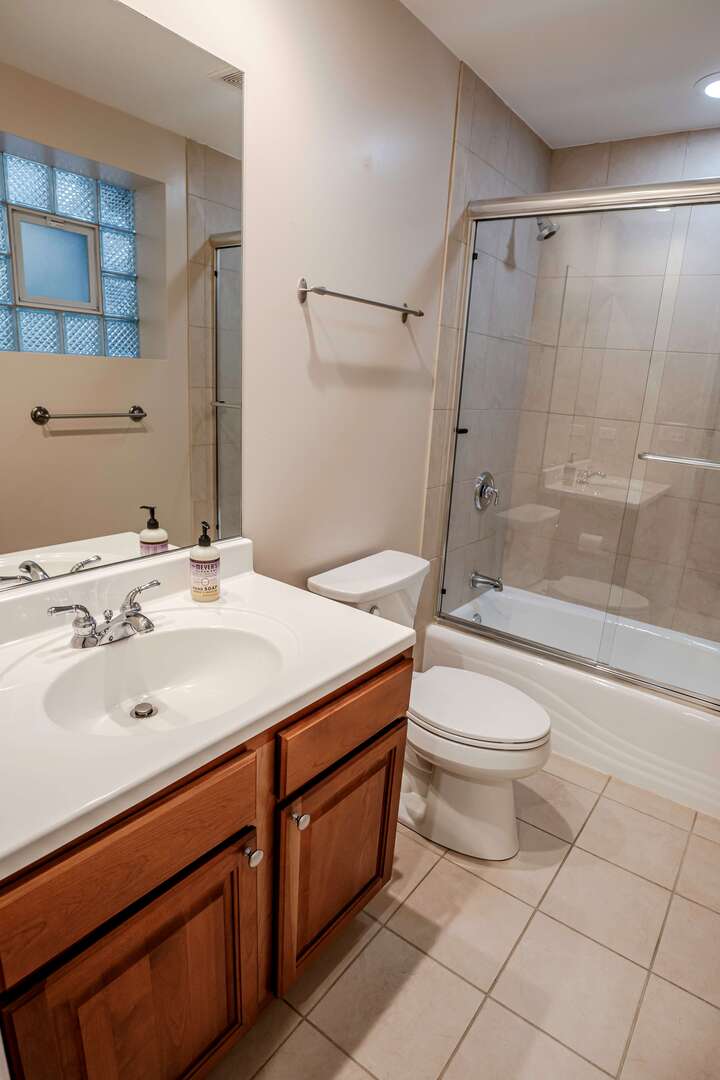 2449 W LOGAN Boulevard #1F, Chicago, IL 60647
