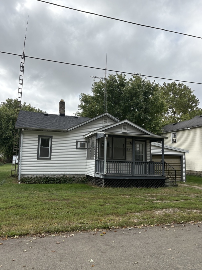 621 W Winthrop Street, Earlville, IL 60518