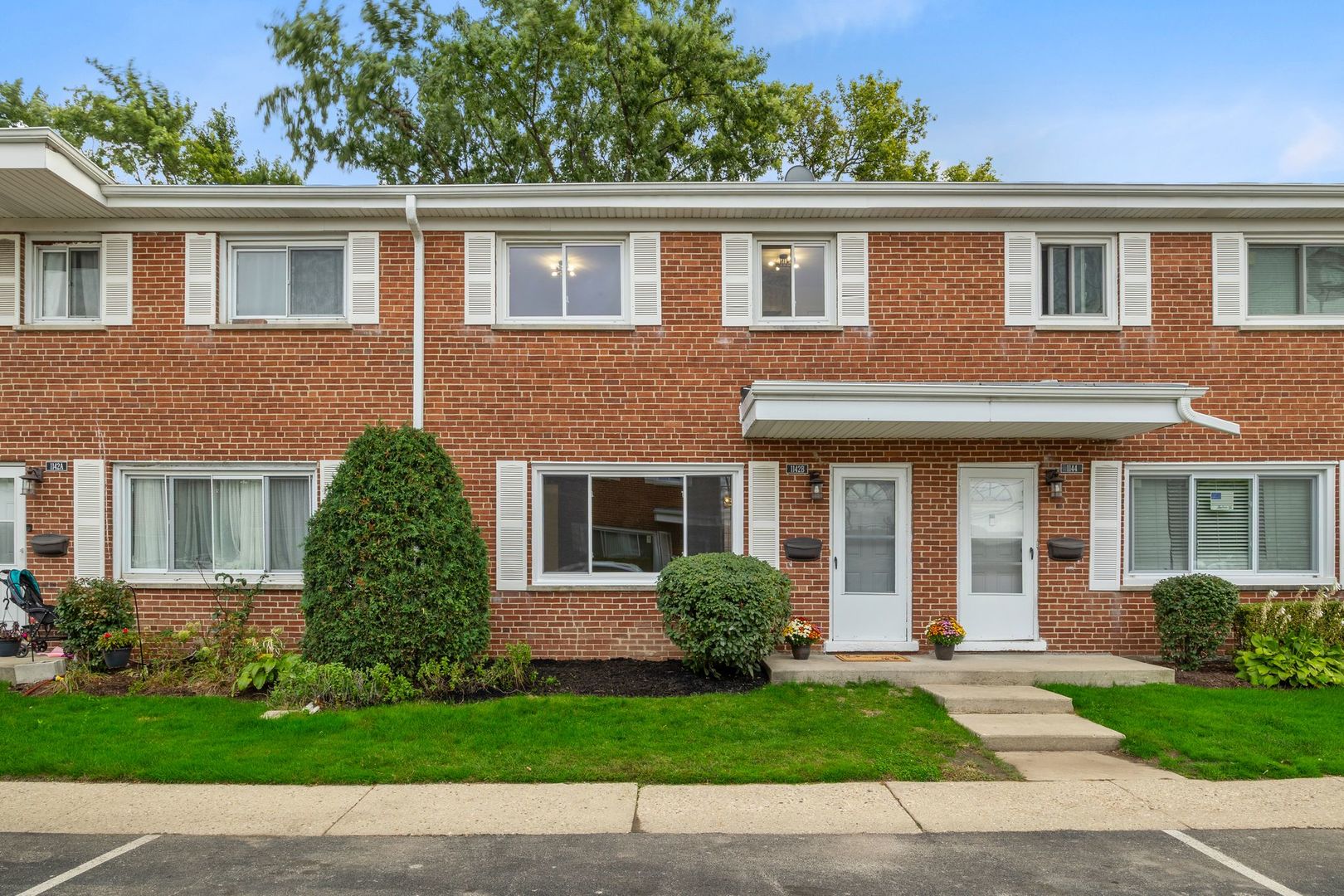 1142 N Boxwood Drive #B, Mount Prospect, IL 60056