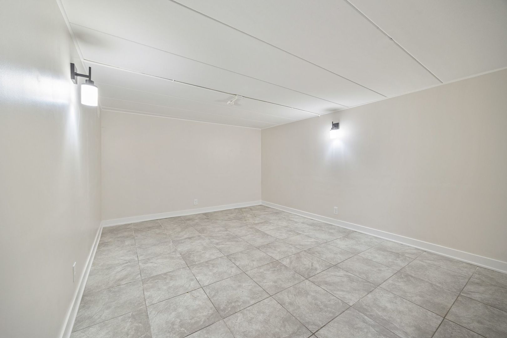 1142 N Boxwood Drive #B, Mount Prospect, IL 60056