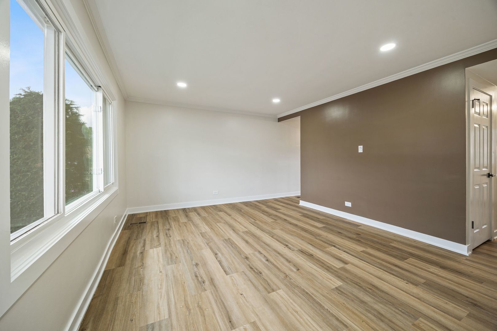 1142 N Boxwood Drive #B, Mount Prospect, IL 60056