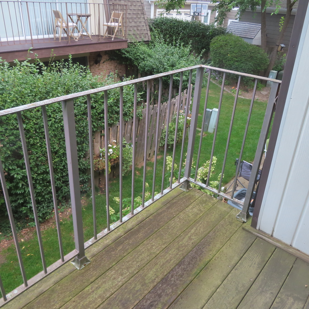 1855 Tanglewood Drive #F, Glenview, IL 60025