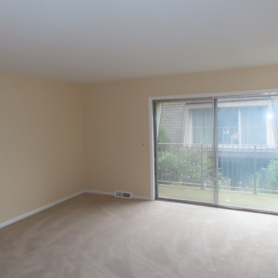 1855 Tanglewood Drive #F, Glenview, IL 60025