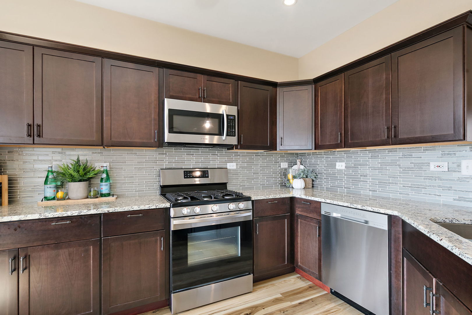 24037 W Pear Tree Circle, Plainfield, IL 60585