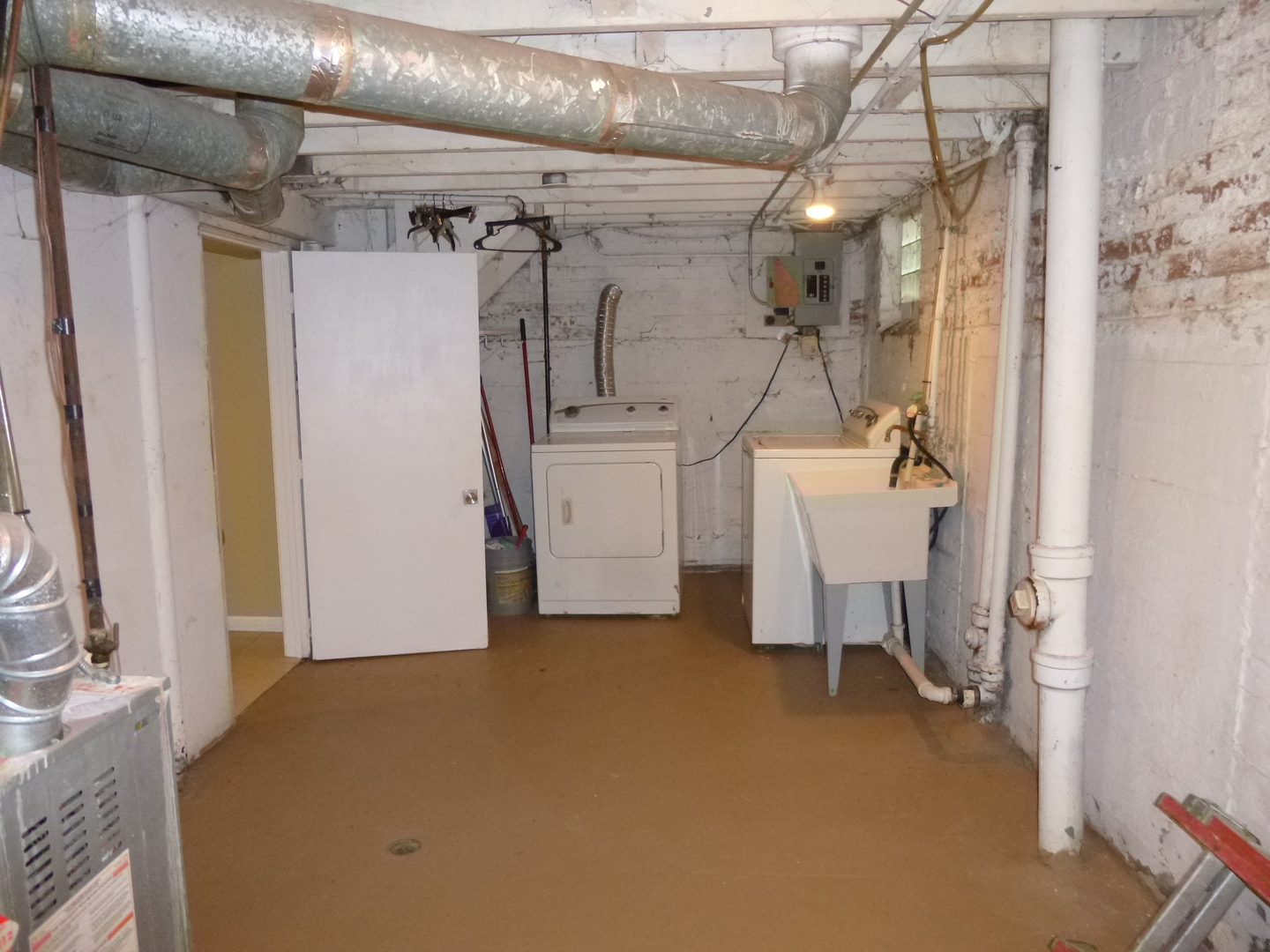 9813 S Calhoun Avenue, Chicago, IL 60617