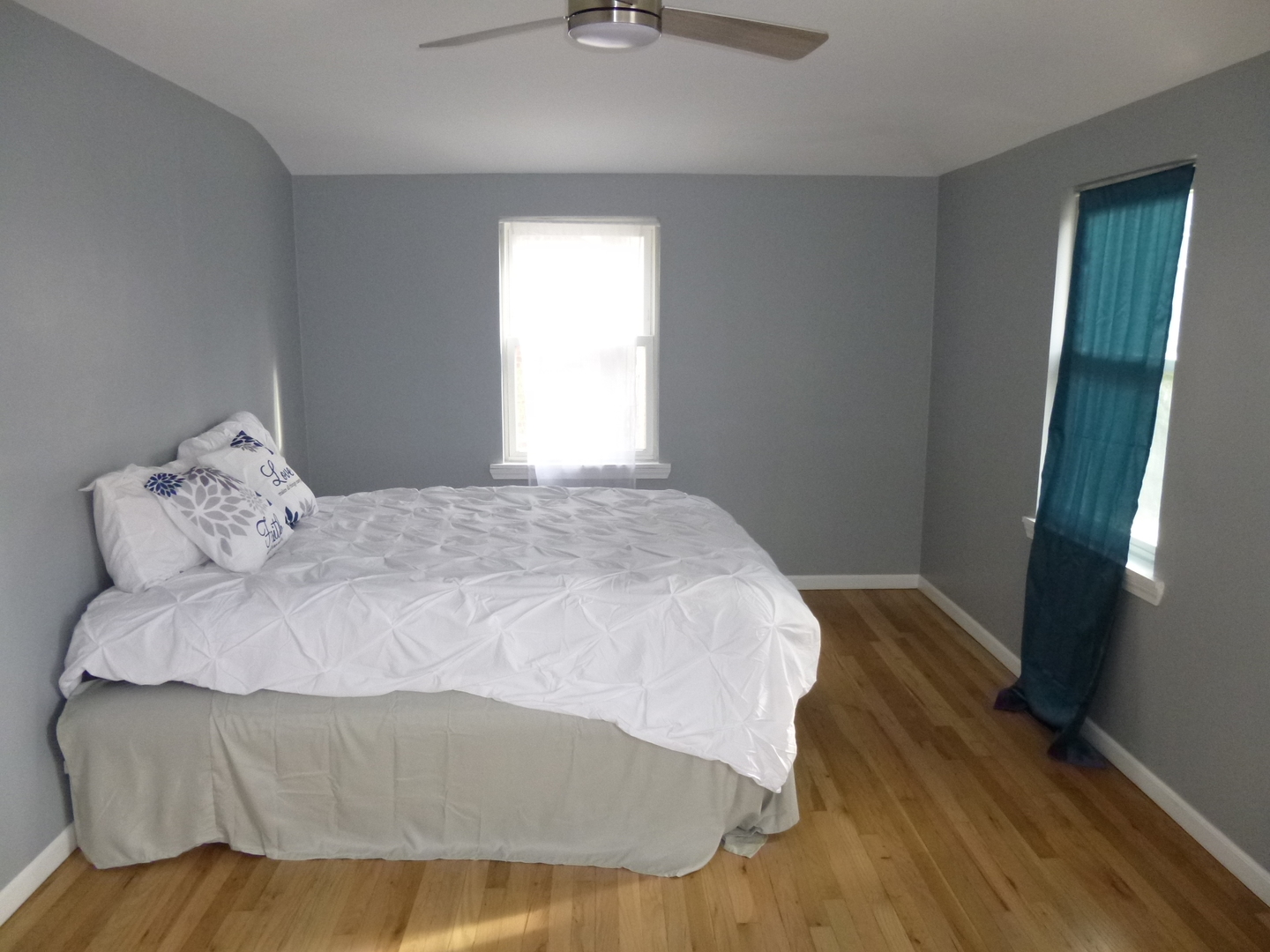 9813 S Calhoun Avenue, Chicago, IL 60617