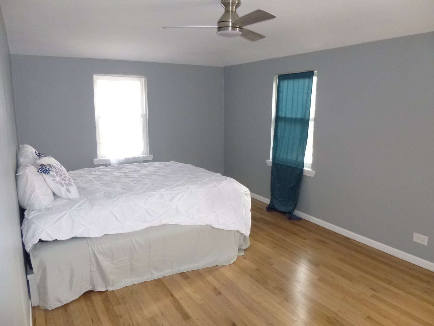 9813 S Calhoun Avenue, Chicago, IL 60617