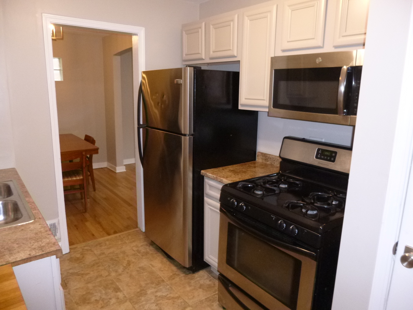 9813 S Calhoun Avenue, Chicago, IL 60617